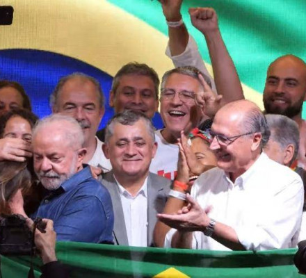 Lula é eleito presidente após campanha histórica e terá terceiro mandato inédito